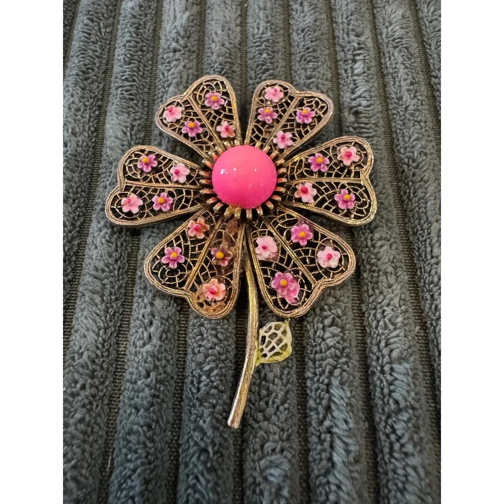 Vintage ART Arthur Pepper‎ Brooch Flower Filigree Pink Center Pink Flowers Gold